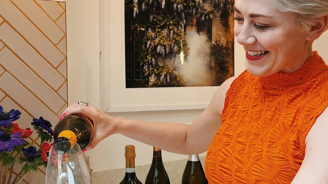 A how-to guide to opening a bottle of Prosecco
