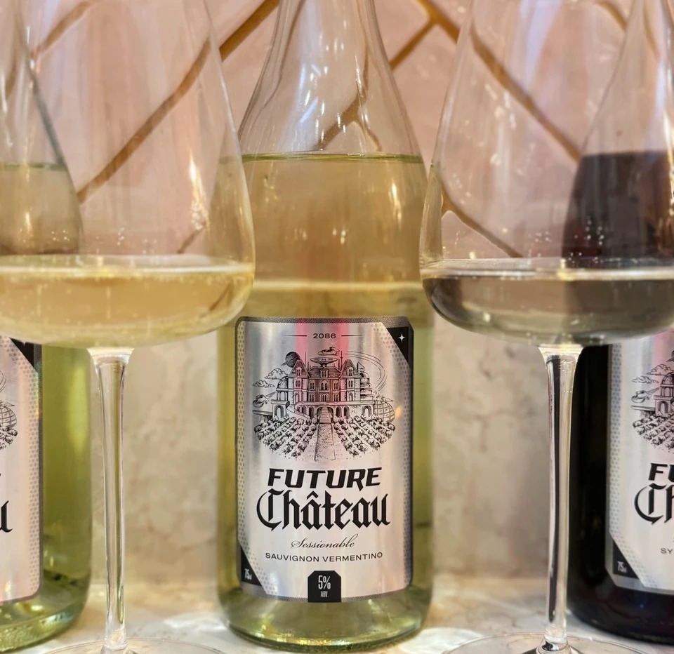 Future Château Sauvignon Vermentino bottle between three wine glasses