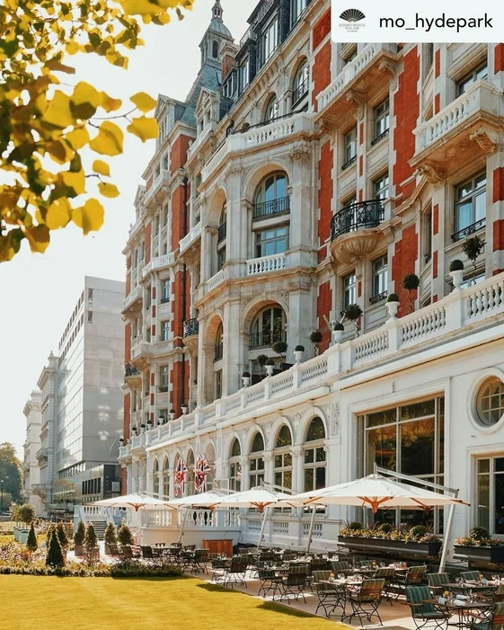 Exterior of Mandarin Oriental Hyde Park with its terrace and garden
